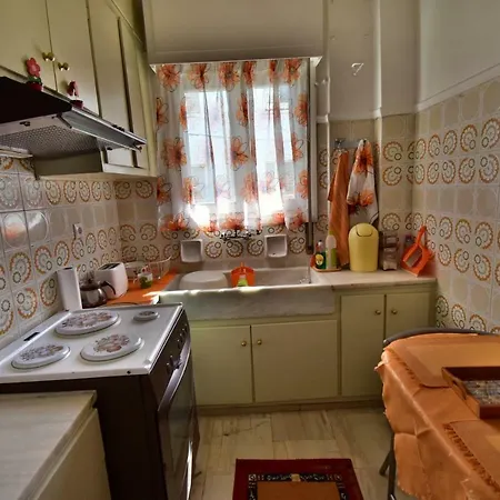 Classy 2 Bedroom Under Acropolis At Thisseio Apartment *