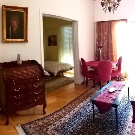 Classy 2 Bedroom Under Acropolis At Thisseio Apartment